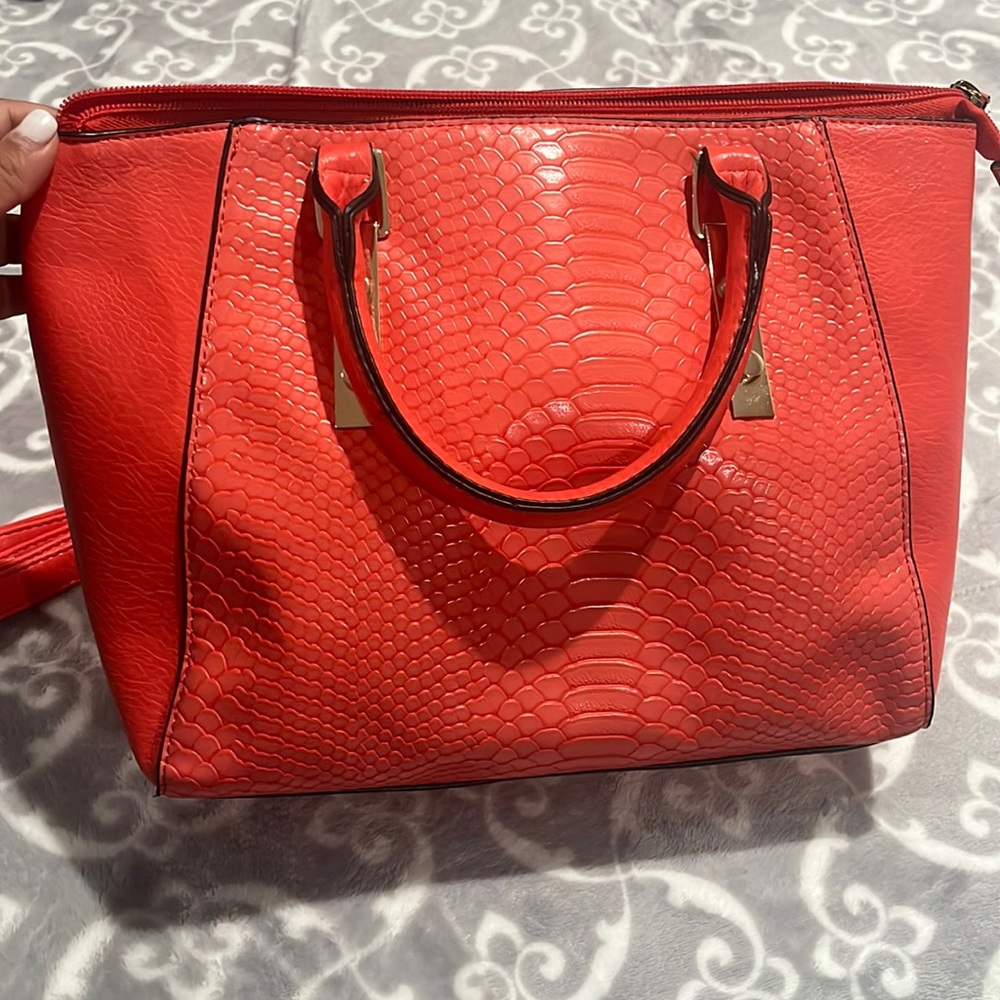 Passionfruit purse